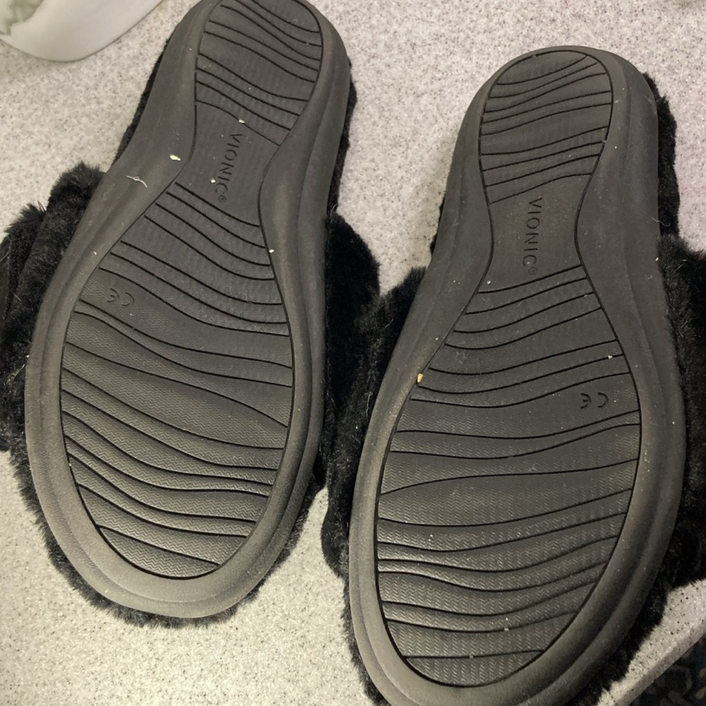 Vionic Black Furry Slides With Hook And Loop Clos… - image 5